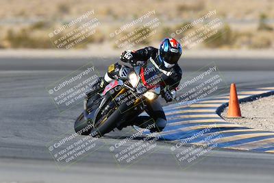 media/Jan-09-2022-SoCal Trackdays (Sun) [[2b1fec8404]]/Turn 11 (935am)/